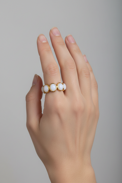 Anello in Acciaio Dorato con Pietra Naturale